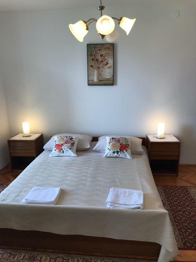 Apartmani Isabella - Ilda Radonic Jelsa (Hvar) Exterior foto